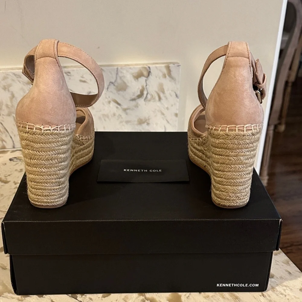 Kenneth Cole Women’s SOL Espadrille Wedges in Buff Suede-Size 8 - Picture 5 of 7